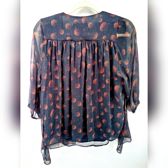 ⭐3/$30 Stitch and Knot Sheer Crescent Moon Top Small - Picture 8 of 8